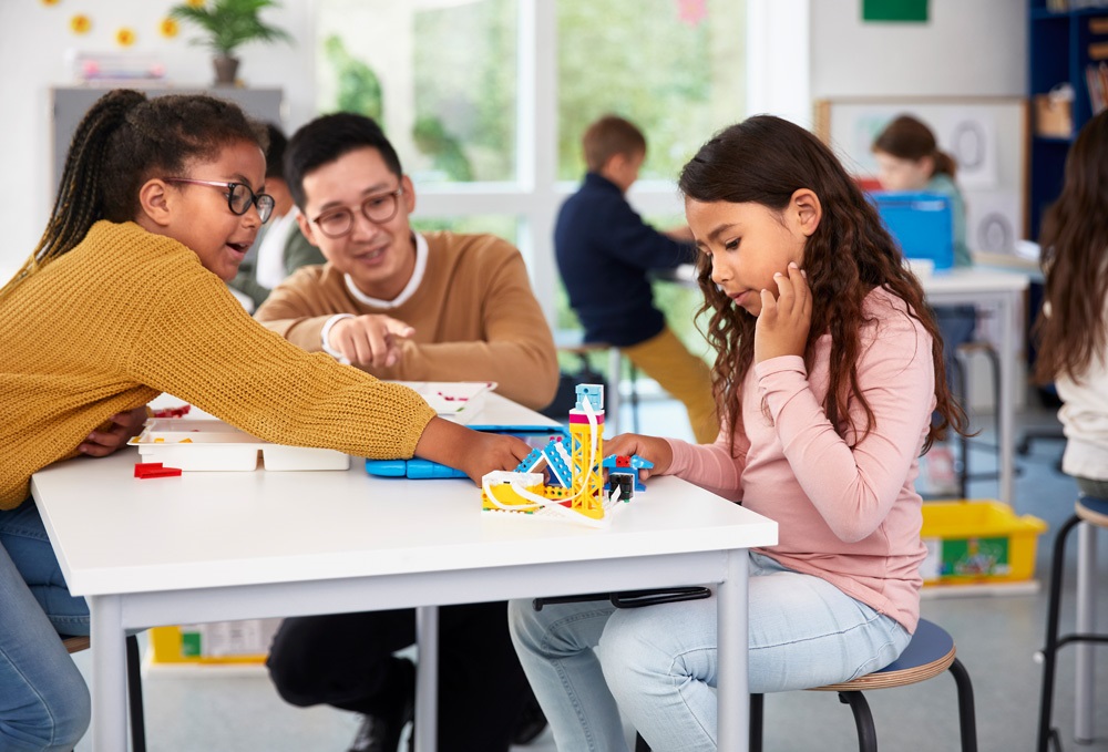 Lekcja programowania z wykorzystaniem LEGO Education Spike Essential