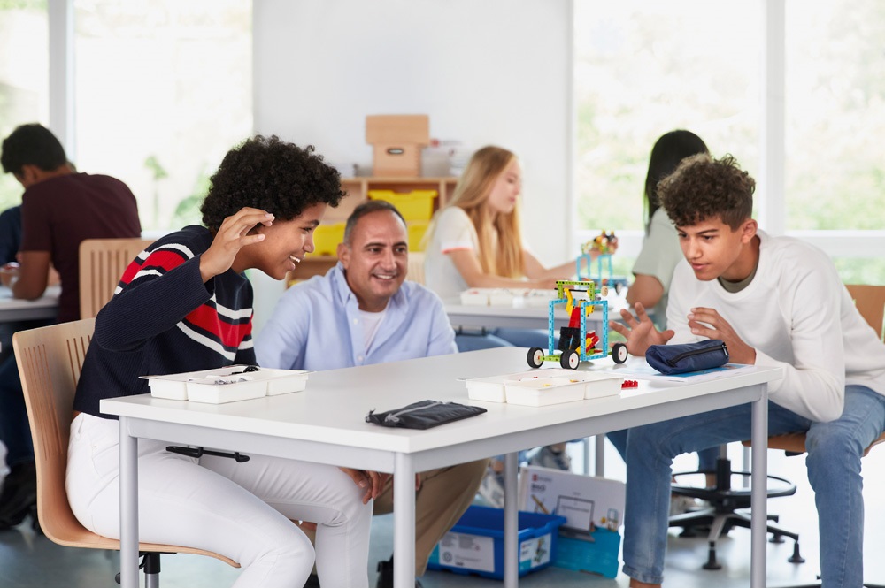 Lekcja fizyki z wykorzystaniem LEGO Education BricQ Motion Prime